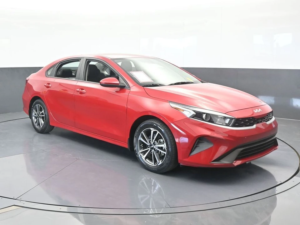 2023 Kia Forte - Image 8 of 12