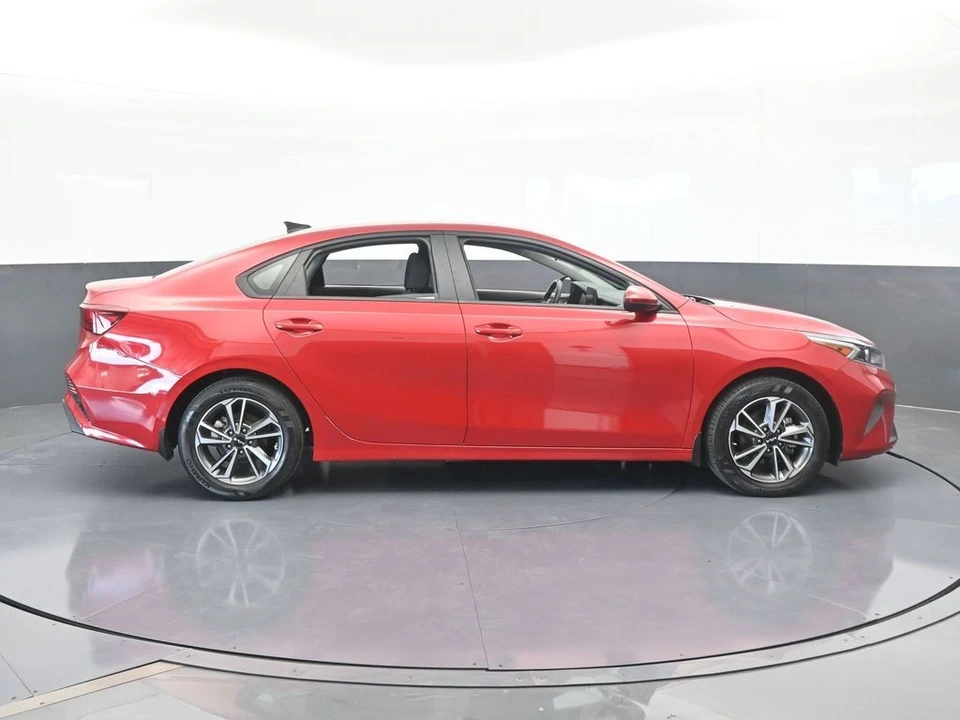 2023 Kia Forte - Image 7 of 12