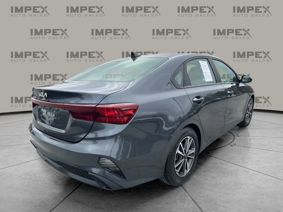 2023 Kia Forte - Image 5 of 12