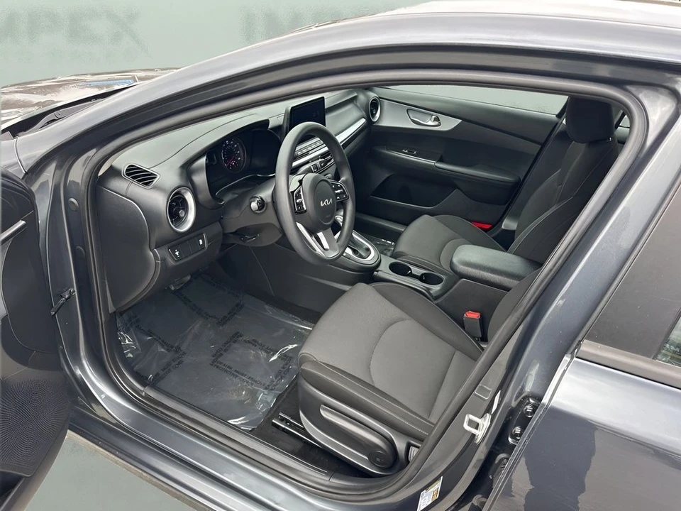 2023 Kia Forte - Image 9 of 21