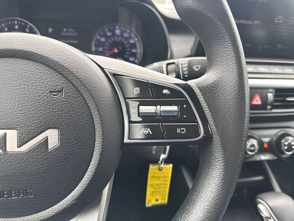 2023 Kia Forte - Image 13 of 21