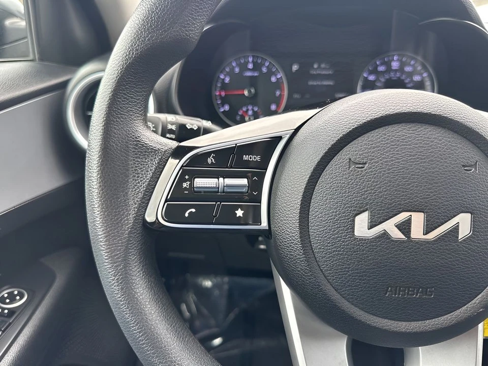 2023 Kia Forte - Image 12 of 21
