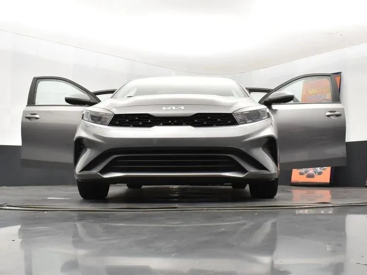 2023 Kia Forte - Image 11 of 12