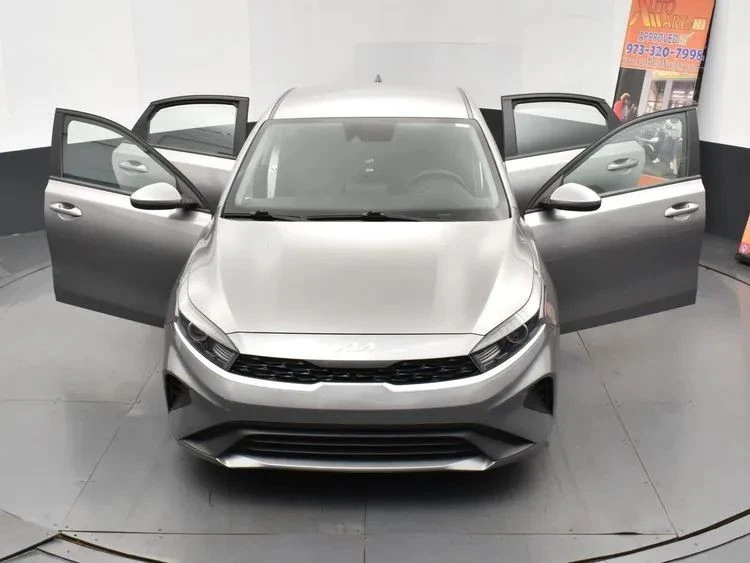 2023 Kia Forte - Image 10 of 12