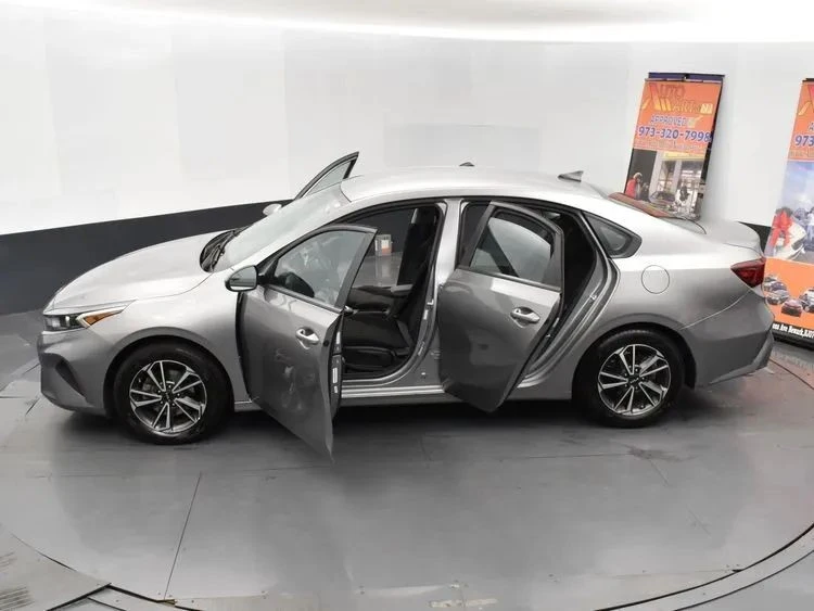 2023 Kia Forte - Image 7 of 12