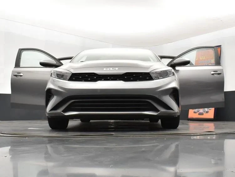 2023 Kia Forte - Image 11 of 12