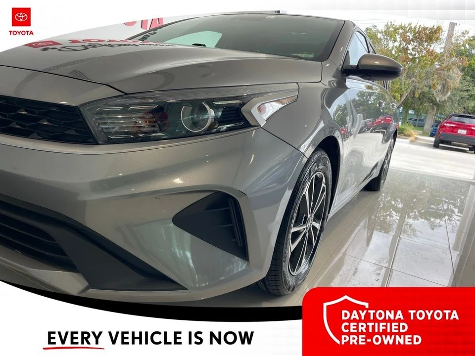 2023 Kia Forte - Image 3 of 12
