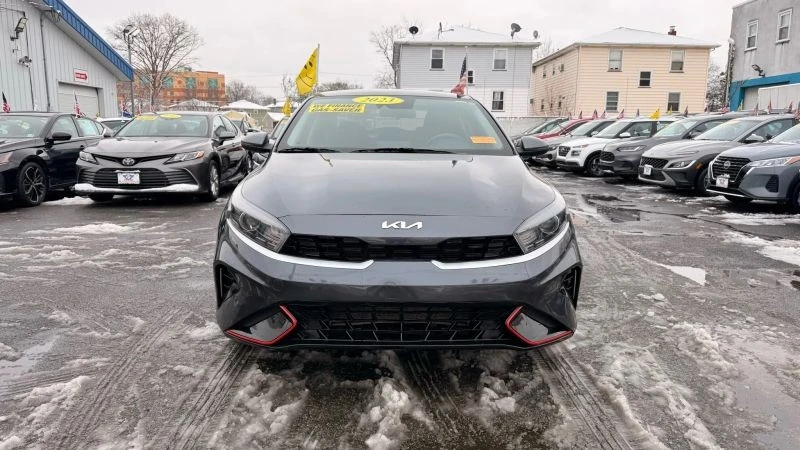 2023 Kia Forte - Image 3 of 12