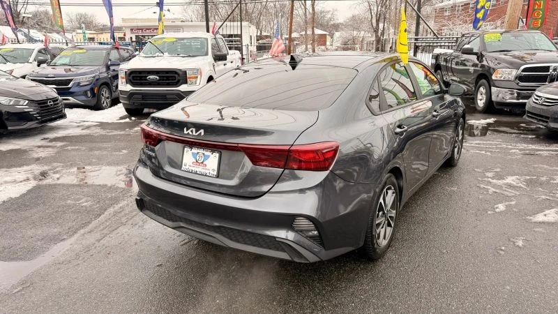 2023 Kia Forte - Image 7 of 12