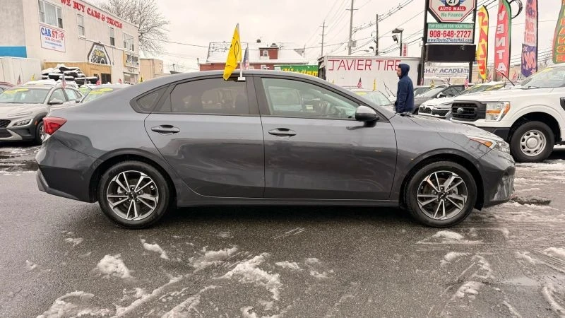 2023 Kia Forte - Image 11 of 12