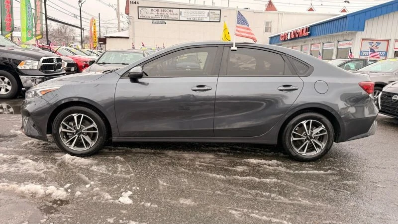 2023 Kia Forte - Image 10 of 12