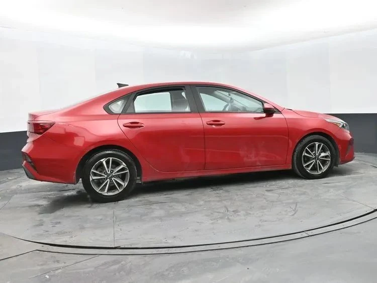 2023 Kia Forte - Image 4 of 12