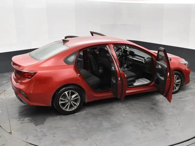 2023 Kia Forte - Image 6 of 12