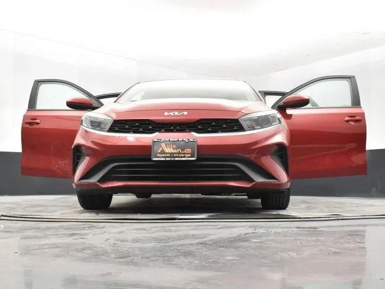 2023 Kia Forte - Image 11 of 12