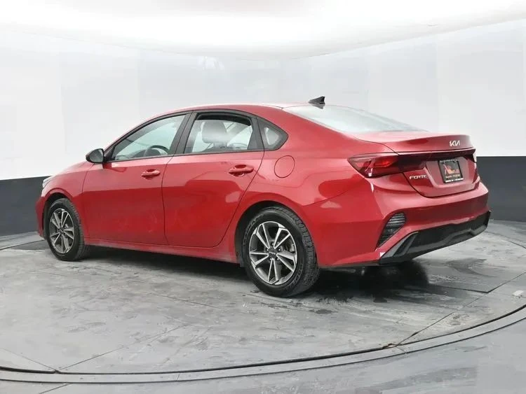2023 Kia Forte - Image 9 of 12