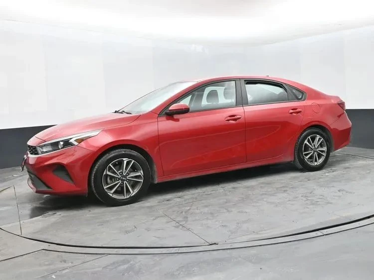 2023 Kia Forte - Image 5 of 12