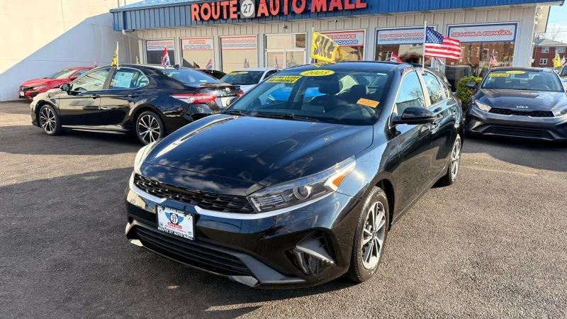2023 Kia Forte - Image 4 of 12
