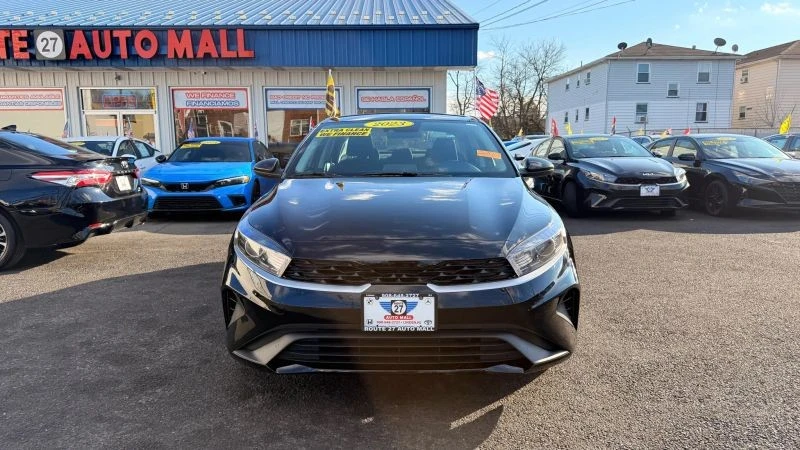 2023 Kia Forte - Image 3 of 12