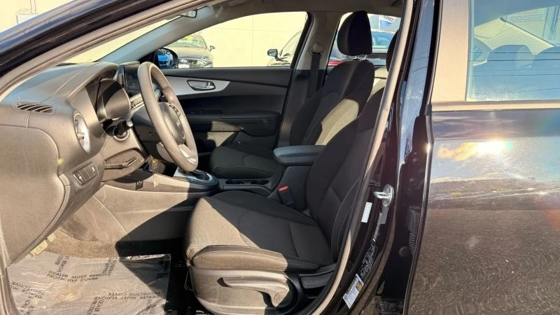 2023 Kia Forte - Image 12 of 12