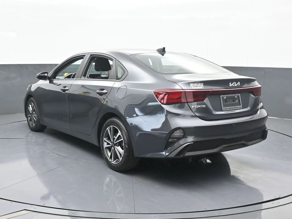 2023 Kia Forte - Image 4 of 12