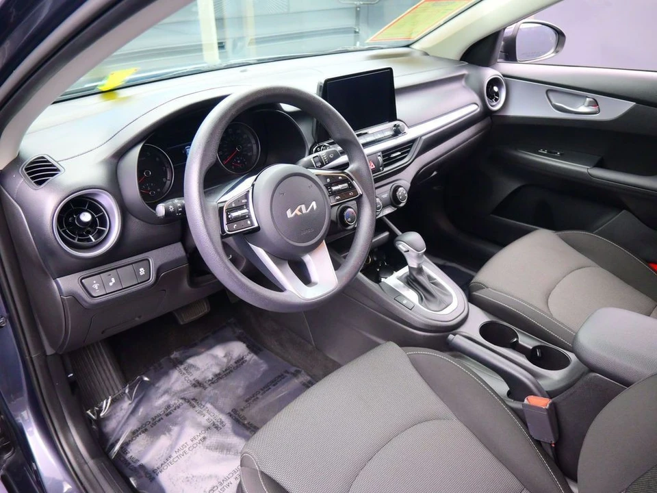 2023 Kia Forte - Image 10 of 12