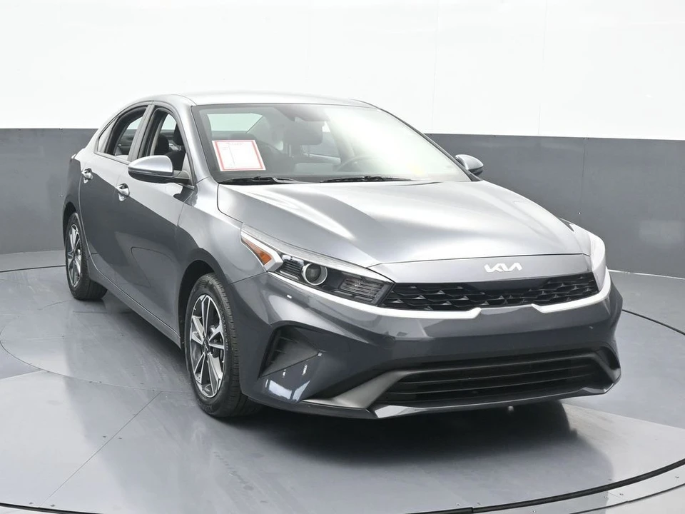 2023 Kia Forte - Image 9 of 12