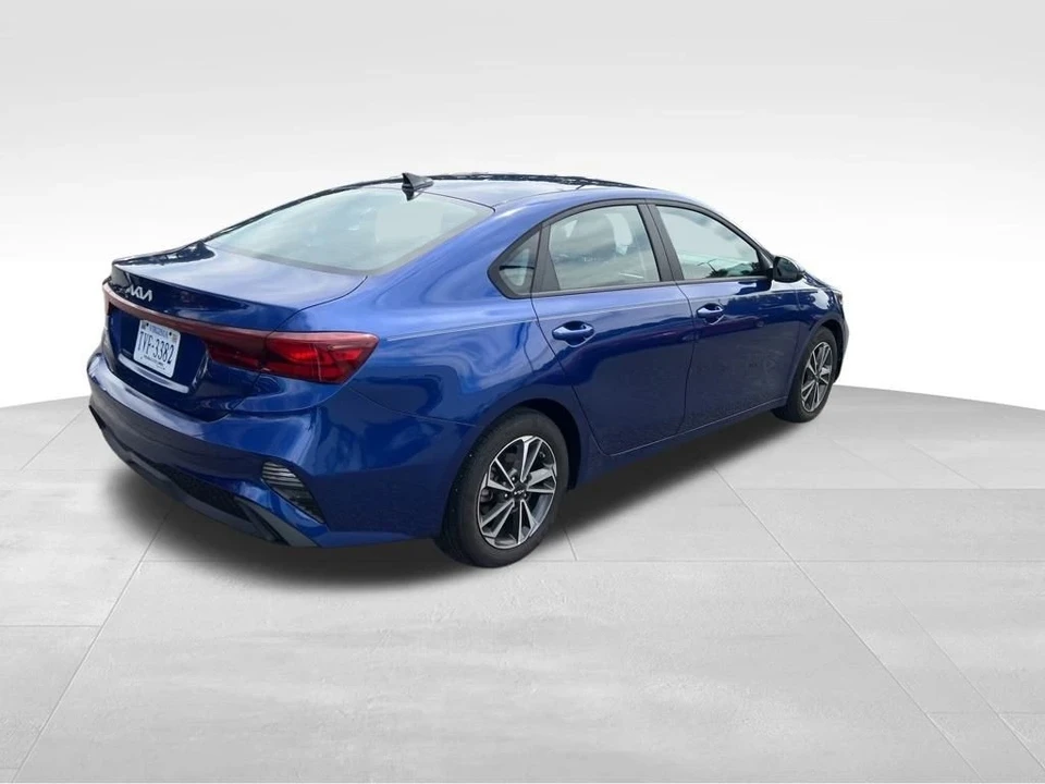 2023 Kia Forte - Image 5 of 12
