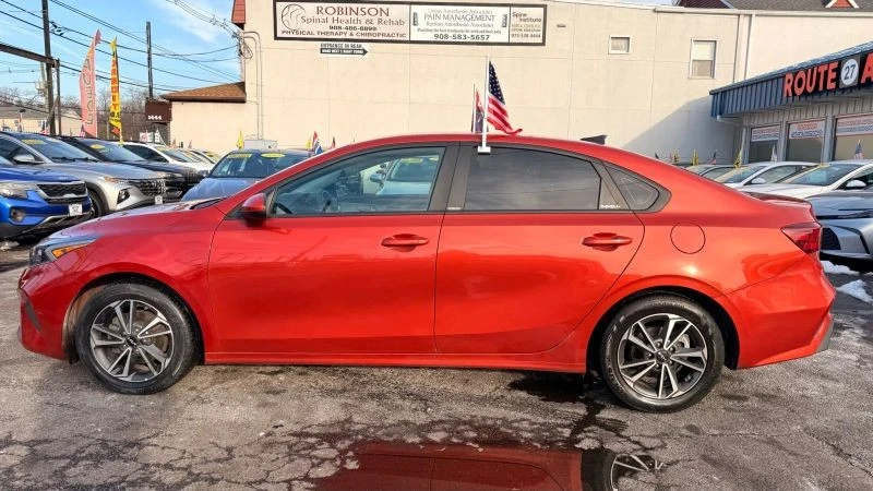 2023 Kia Forte - Image 10 of 12