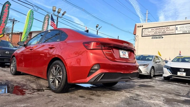 2023 Kia Forte - Image 8 of 12