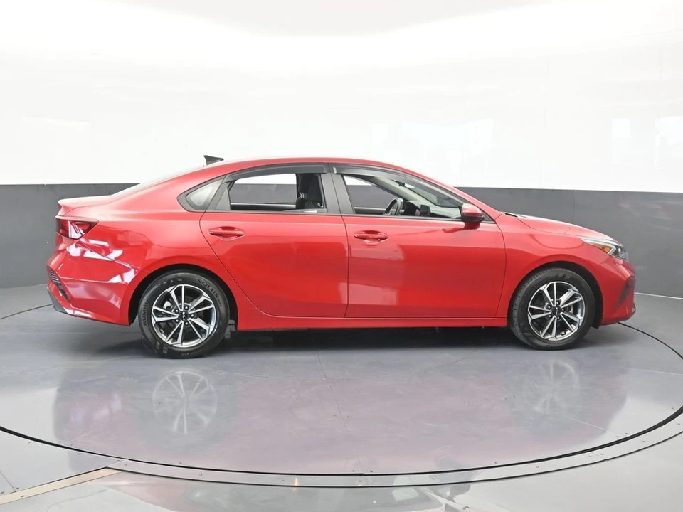 2023 Kia Forte - Image 7 of 12