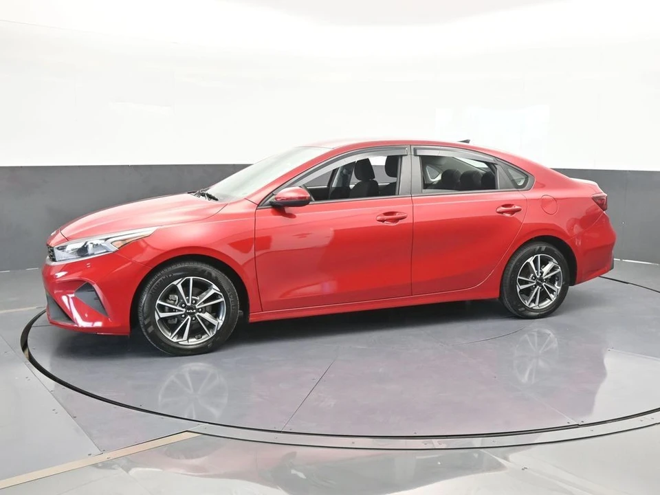 2023 Kia Forte - Image 2 of 12