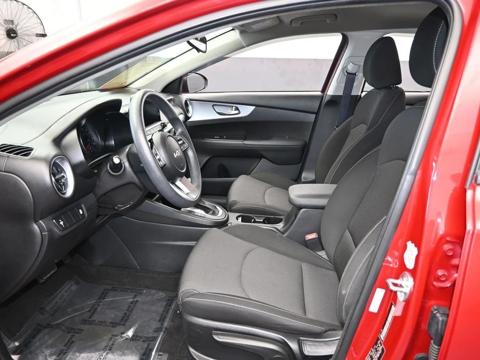 2023 Kia Forte - Image 11 of 12