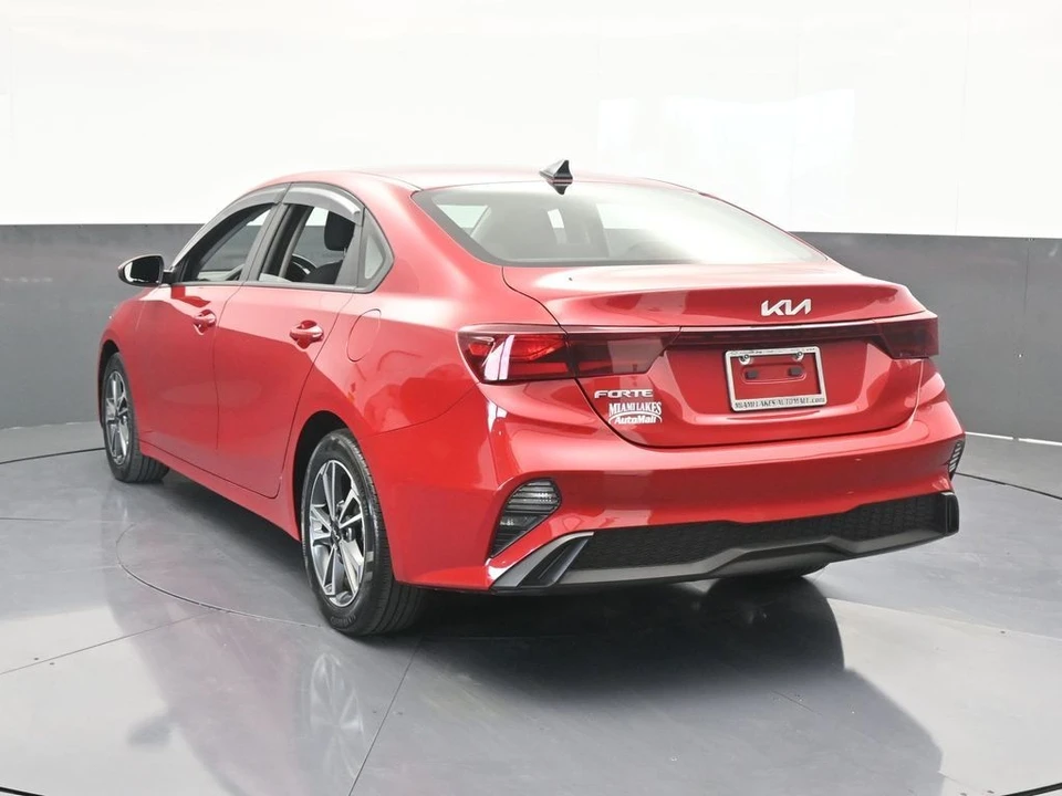 2023 Kia Forte - Image 4 of 12