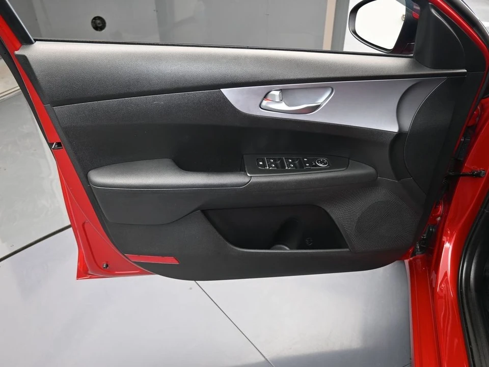 2023 Kia Forte - Image 12 of 12
