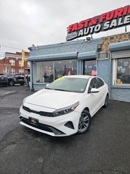 2023 Kia Forte - Image 3 of 12