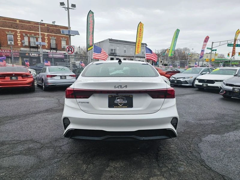 2023 Kia Forte - Image 7 of 12
