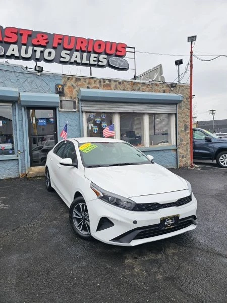 2023 Kia Forte - Image 2 of 12