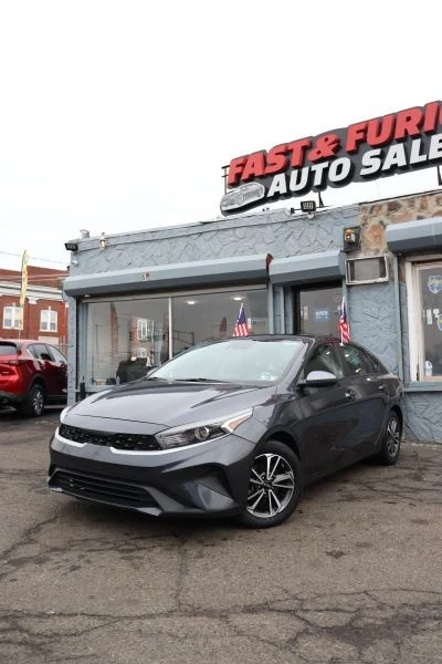 2023 Kia Forte - Image 3 of 12