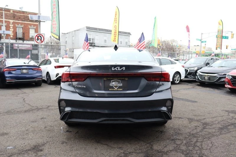 2023 Kia Forte - Image 6 of 12