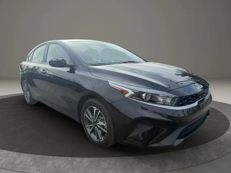 2023 Kia Forte - Image 3 of 12