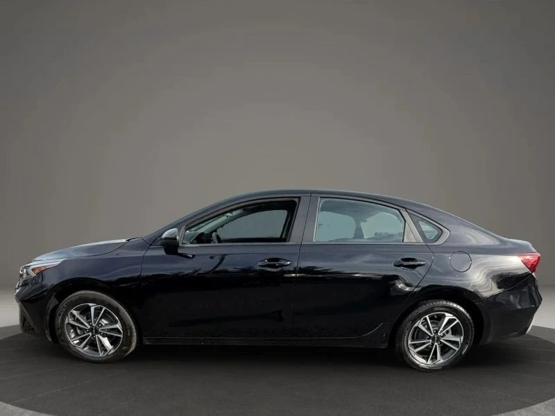 2023 Kia Forte - Image 8 of 12