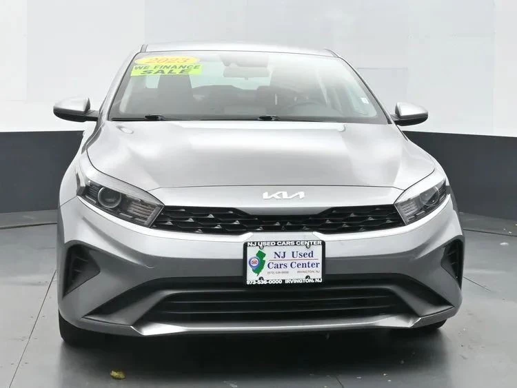 2023 Kia Forte - Image 3 of 12