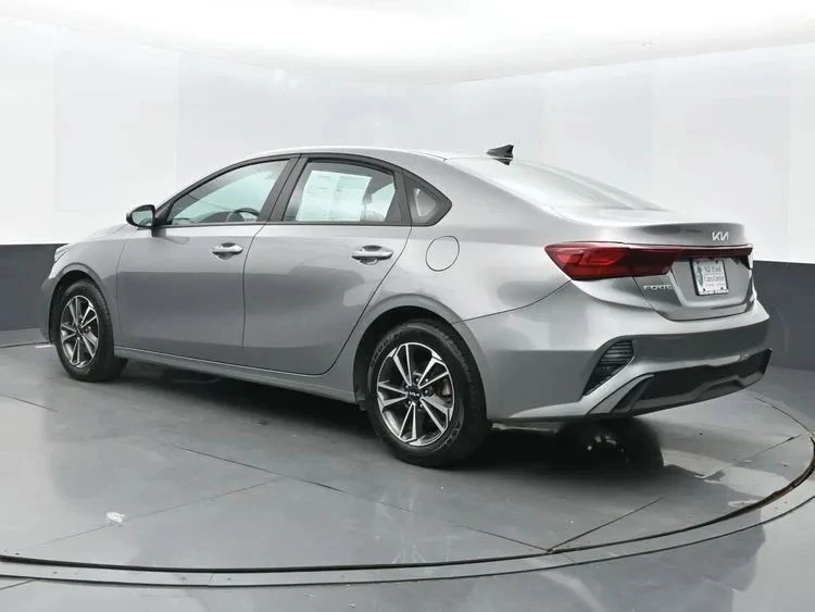 2023 Kia Forte - Image 9 of 12