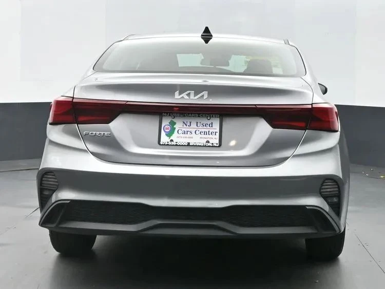 2023 Kia Forte - Image 8 of 12