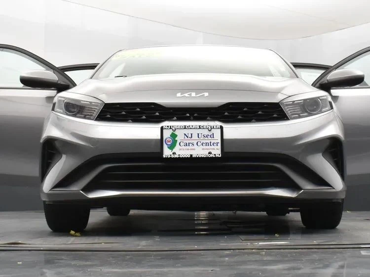 2023 Kia Forte - Image 11 of 12