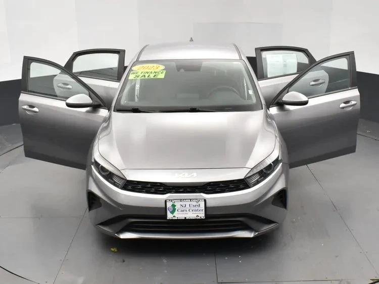 2023 Kia Forte - Image 10 of 12