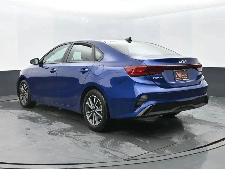 2023 Kia Forte - Image 9 of 12