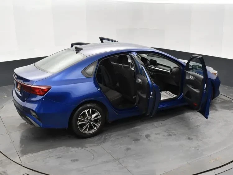 2023 Kia Forte - Image 6 of 12