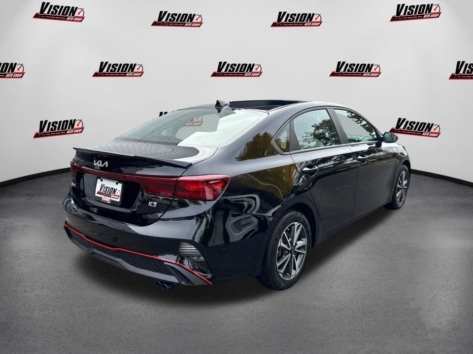 2023 Kia Forte - Image 5 of 12
