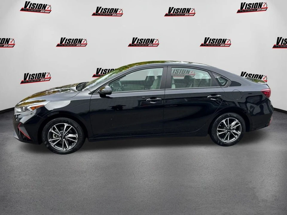 2023 Kia Forte - Image 8 of 12